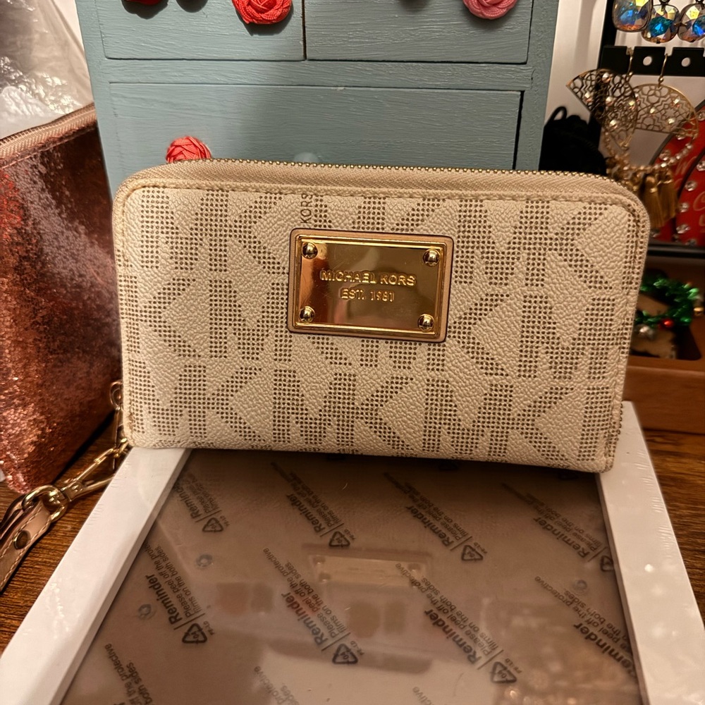 Michael Kors Monogram Beige Wallet